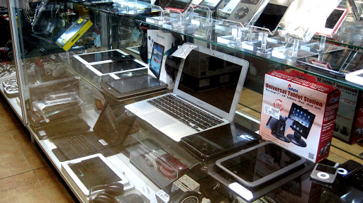 Pawn Shop «GC Pawn #6 - Gold N Connection», reviews and photos, 1472 N State Road-7, Lauderhill, FL 33313, USA