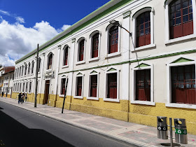 Escuela Miguel Riofrio loja