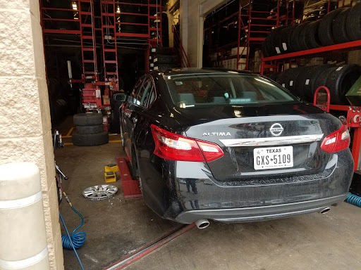 Tire Shop «Discount Tire Store», reviews and photos, 8219 Research Blvd, Austin, TX 78758, USA