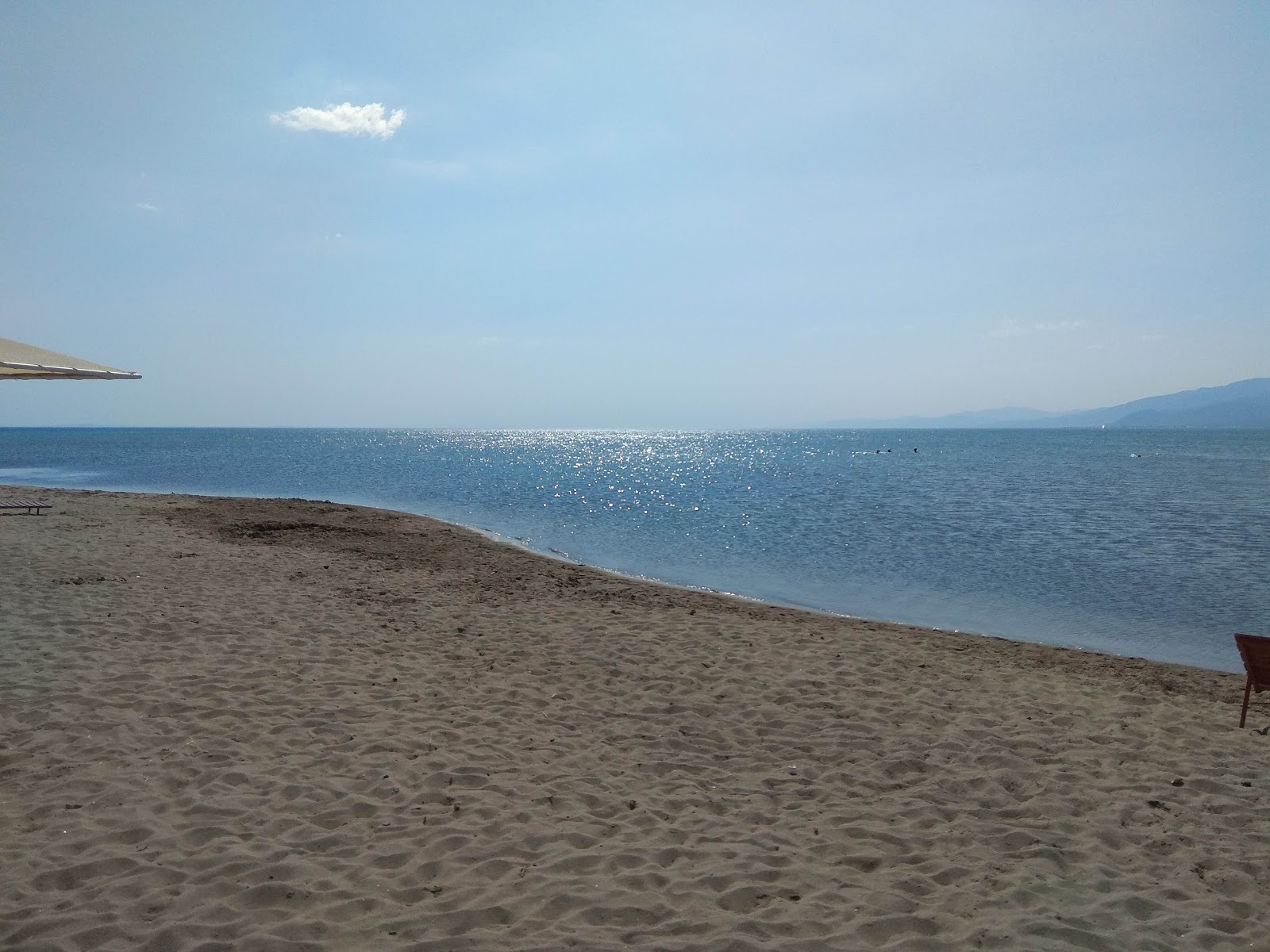 Fotografija Orjan Boardwalk beach z svetel pesek površino