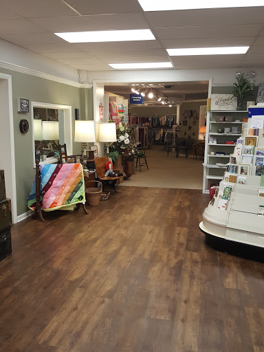 Thrift Store «Re-Uzit Shop of New Holland», reviews and photos, 707 W Main St, New Holland, PA 17557, USA