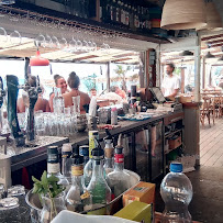 Atmosphère du Restaurant de spécialités à base de poisson-pêcheur Welcome Beach à Le Lavandou - n°7