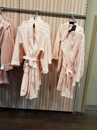 Stores to buy bathrobes Derby