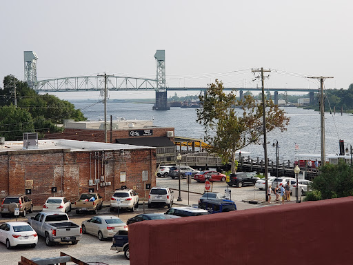 Bar & Grill «Reel Cafe», reviews and photos, 100 S Front St, Wilmington, NC 28401, USA