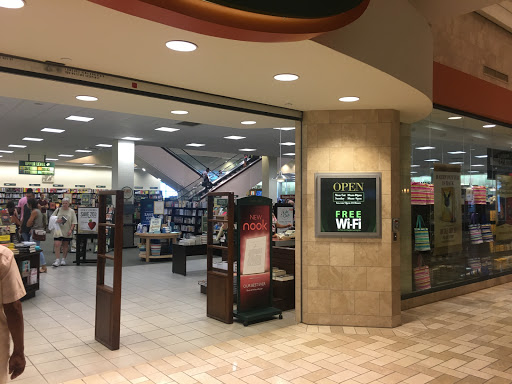 Book Store «Barnes & Noble», reviews and photos, 7851 Tysons Corner Center, McLean, VA 22102, USA