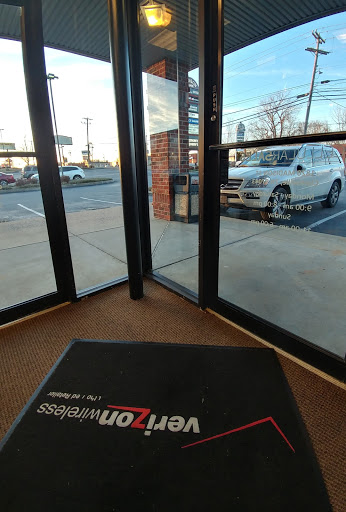 Cell Phone Store «Verizon Authorized Retailer – Cellular Sales», reviews and photos, 1820 Madison St, Clarksville, TN 37043, USA