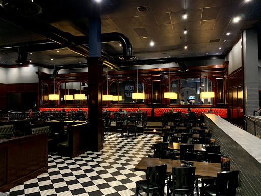 Sports Bar «Dave & Busters», reviews and photos