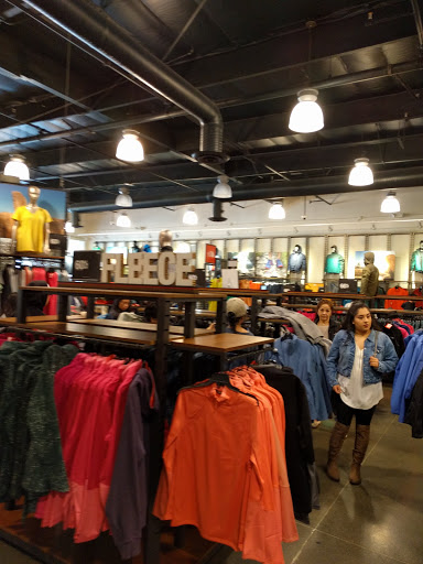 Clothing Store «The North Face Outlet», reviews and photos, 8555 San Ysidro Ave Ste 20, Gilroy, CA 95020, USA