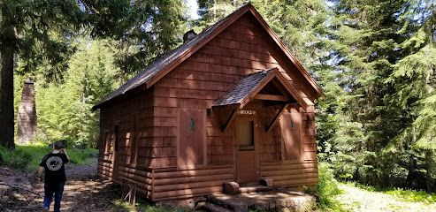 Clackamas Lake Historic Ranger Station