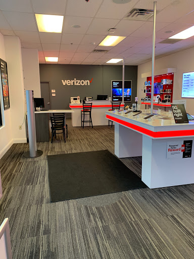 Cell Phone Store «Verizon Authorized Retailer, TCC», reviews and photos, 525 Beckett Rd #1, Swedesboro, NJ 08085, USA