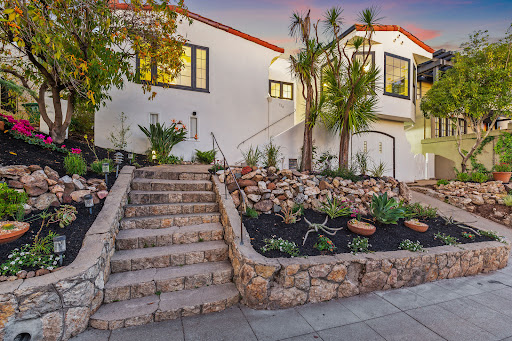 Remy Weinstein - REALTOR image