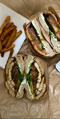 Sandwich au poulet du Restaurant de hamburgers Burgers & Bagels Lafayette à Lyon - n°8