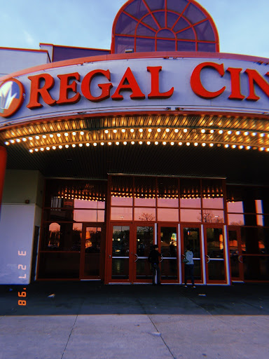 Movie Theater «Regal Cinemas Richmond Town Square 20», reviews and photos, 631 Richmond Road, Richmond Heights, OH 44143, USA