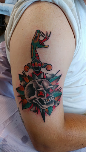 Tattoo Shop «Grinn & Barrett Tattoo and Piercing», reviews and photos, 3021 Leavenworth St, Omaha, NE 68105, USA