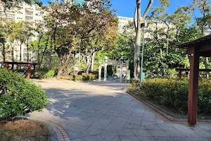 Cheung Sha Wan Path Sitting-out Area image