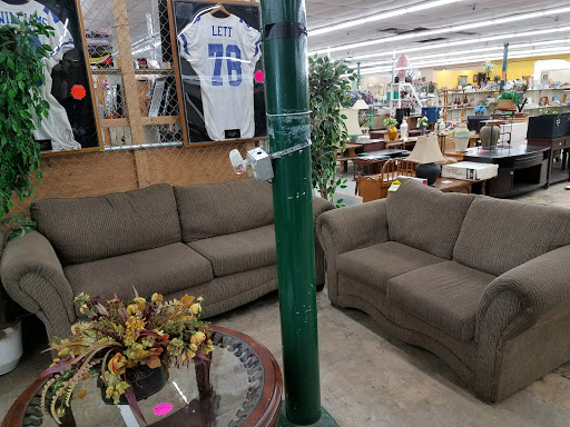 Thrift Store «Uniquely Odd Thrift Shop», reviews and photos, 14 Commercial Plaza, Elkton, MD 21921, USA