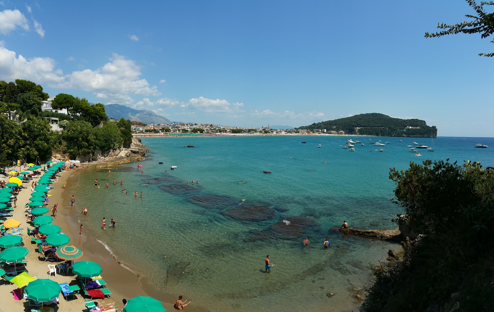 Foto von Spiaggia di Fontania mit winzige bucht