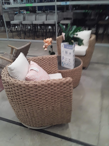 Shopping Mall «Riverdale Plaza Shopping Center», reviews and photos, 1044 W Mercury Blvd, Hampton, VA 23666, USA