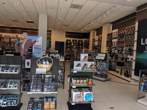 Gift Shop «Brookstone», reviews and photos, 1313 3rd Street Promenade, Santa Monica, CA 90401, USA