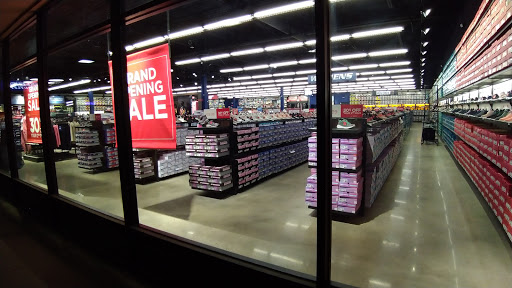 Shopping Mall «Townline Square Shopping Center», reviews and photos, 533 S Broad St, Meriden, CT 06450, USA