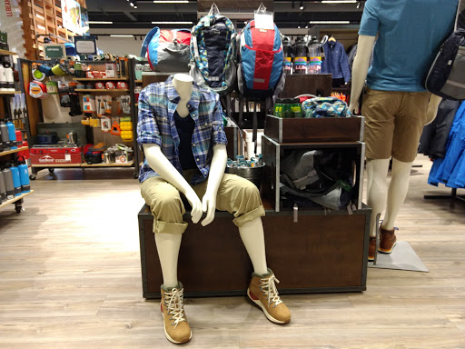 Clothing Store «L.L. Bean», reviews and photos, 200 Hillside Rd, Cranston, RI 02920, USA