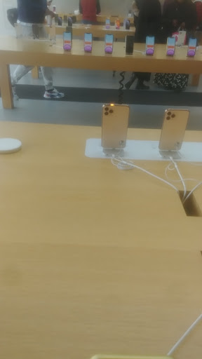 Computer Store «Apple Uptown», reviews and photos, 3018 Hennepin Ave, Minneapolis, MN 55408, USA