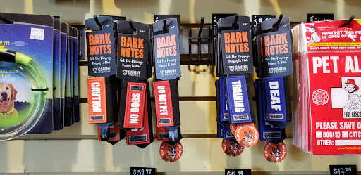 Pet Supply Store «Mud Bay», reviews and photos, 2410 Harrison Ave NW, Olympia, WA 98502, USA