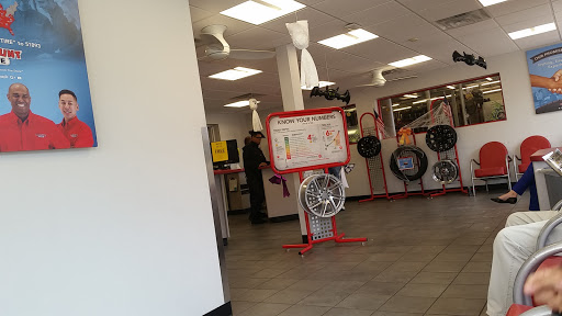 Tire Shop «Discount Tire Store», reviews and photos, 9131 Long Point Rd, Houston, TX 77055, USA
