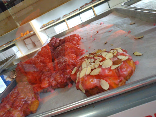 Donut Shop «Apple Fritter Donut Shop», reviews and photos, 741 E 9 Mile Rd, Ferndale, MI 48220, USA