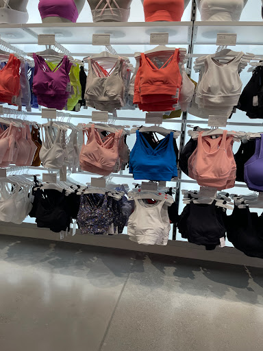 Sportswear Store «lululemon», reviews and photos, 2223 N Westshore Blvd #264, Tampa, FL 33607, USA