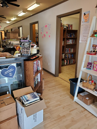 Used Book Store «R & B Used Books», reviews and photos, 12830 Saginaw Rd # F, Grand Blanc, MI 48439, USA