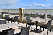 Atmosphère du Le Clos Normand Restaurant Hôtel à Saint-Aubin-sur-Mer - n°8
