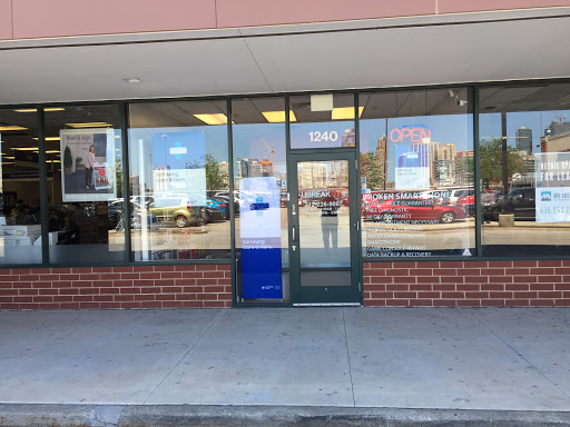 Electronics Repair Shop «uBreakiFix», reviews and photos, 1240 S Canal St, Chicago, IL 60607, USA