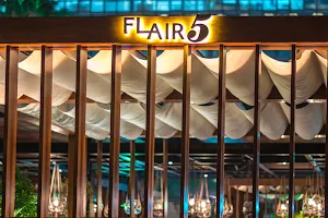 Flair 5 The Ritz-Carlton DIFC image