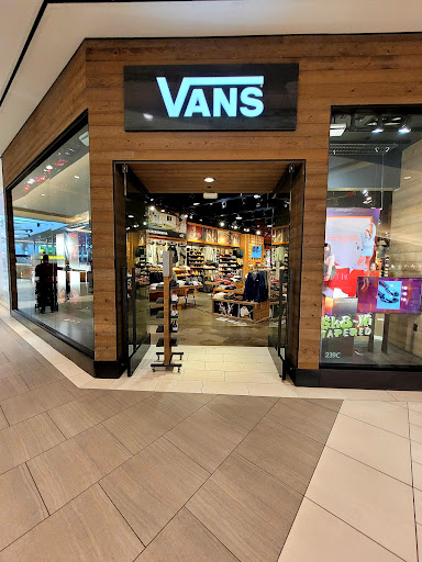 Shoe Store «Vans», reviews and photos, 21712 Hawthorne Blvd #239A, Torrance, CA 90503, USA