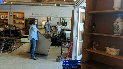 Thrift Store «Brown Elephant Resale Shop», reviews and photos, 217 Harrison St, Oak Park, IL 60304, USA