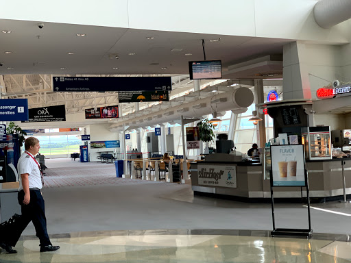 Quad City International Airport image 8
