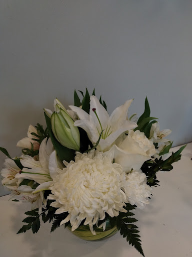 Florist «Millbury Towne Florist», reviews and photos, 4 S Main St, Millbury, MA 01527, USA