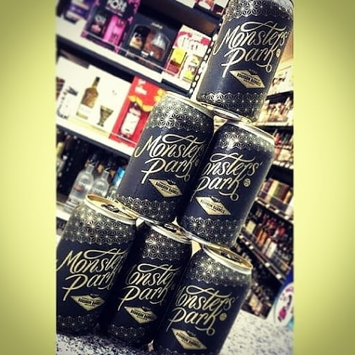 Liquor Store «The Red Barn Liquor», reviews and photos, 1760 W 6th St #101, Corona, CA 92882, USA