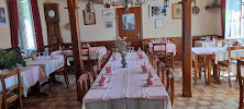 Atmosphère du Restaurant français Auberge Ensoleillée à Dun-les-Places - n°14