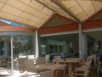 Salus Beach & Restaurant