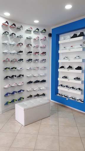 Komish Sneakers Store