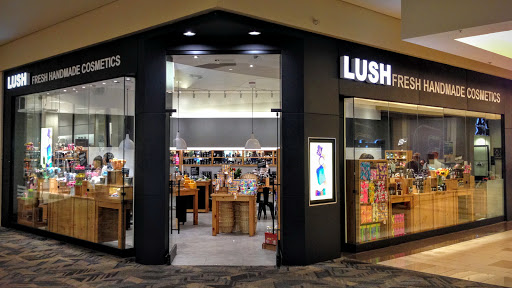 LUSH, 512 Orland Square Dr, Orland Park, IL 60462, USA, 