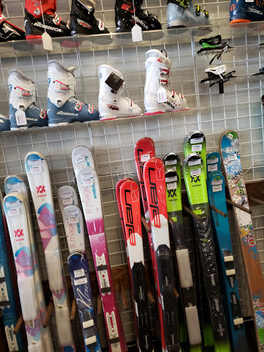 Ski Shop «Sun Valley Sports», reviews and photos, 8418 Castleton Corner Dr, Indianapolis, IN 46250, USA