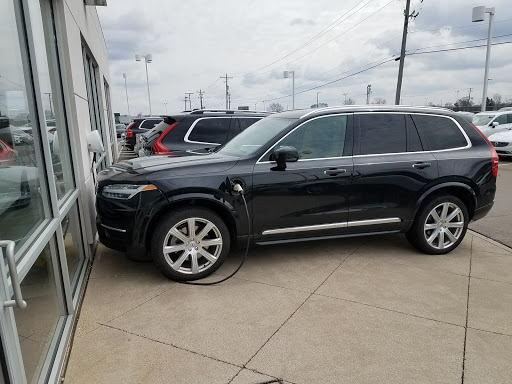 Volvo Dealer «Suburban Volvo», reviews and photos, 1795 Maplelawn Dr, Troy, MI 48084, USA