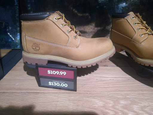 Shoe Store «Timberland Factory Store», reviews and photos, 1 Outlet Blvd #488, Wrentham, MA 02093, USA