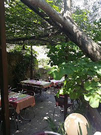 Atmosphère du Restaurant français Au Porte Mages à Les Baux-de-Provence - n°19