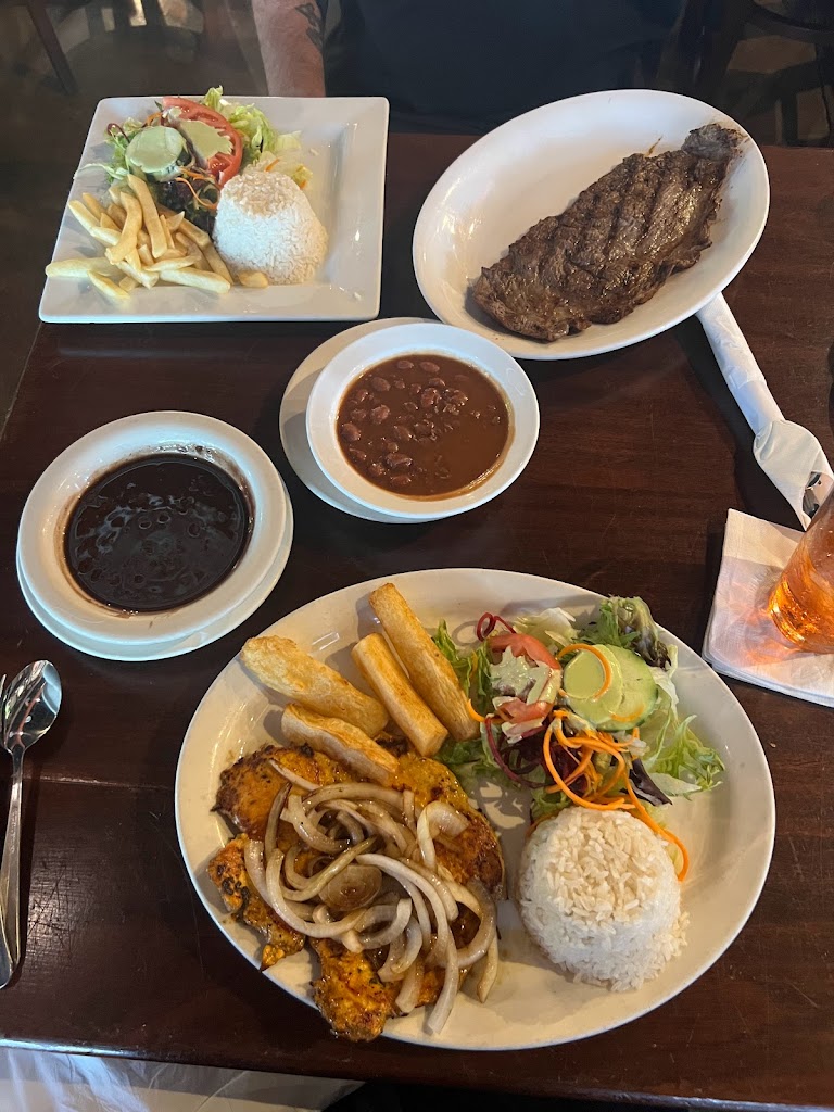 Comida Latina Y Excelente Cafe 33442