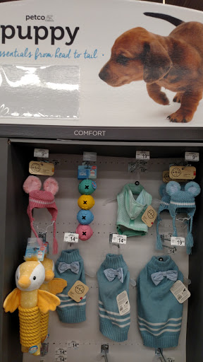 Pet Supply Store «Petco», reviews and photos, 3434 Court St, Pekin, IL 61554, USA