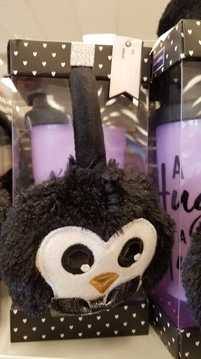 Clothing Store «Ross Dress for Less», reviews and photos, 8095 Stonewall Shops Square, Gainesville, VA 20155, USA